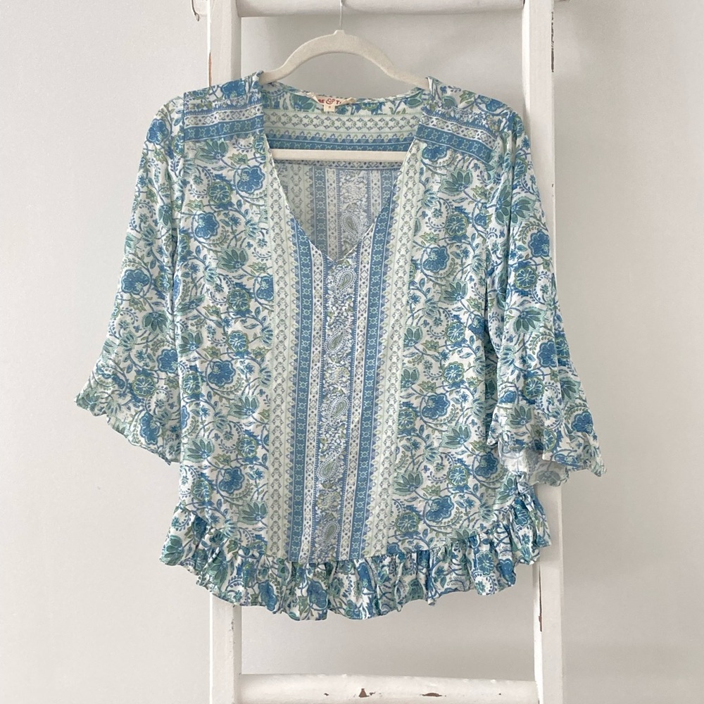 Floral Blue and White Women's Top / 3/4 sleeve with ruffle NWOT